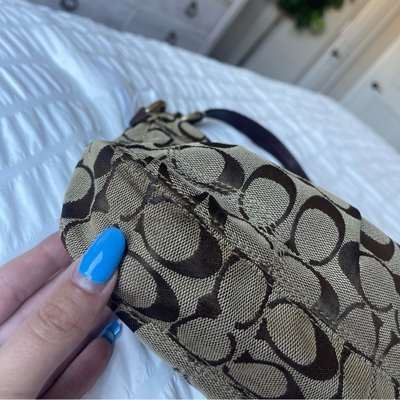 COACH Y2K Signature Brown Hamptons Shoulder Bag - Picture 14 of 17